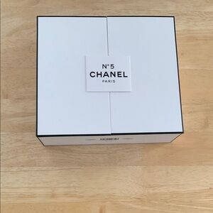 Chanel No. 5 Perfume Box - White